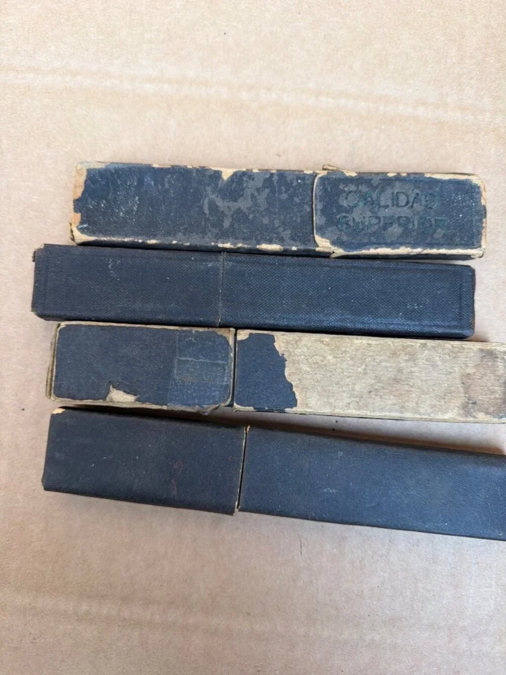 Lot of 4 Antique Straight Razors Torrey Simmons Harris Goar w/Coffin Style Boxes